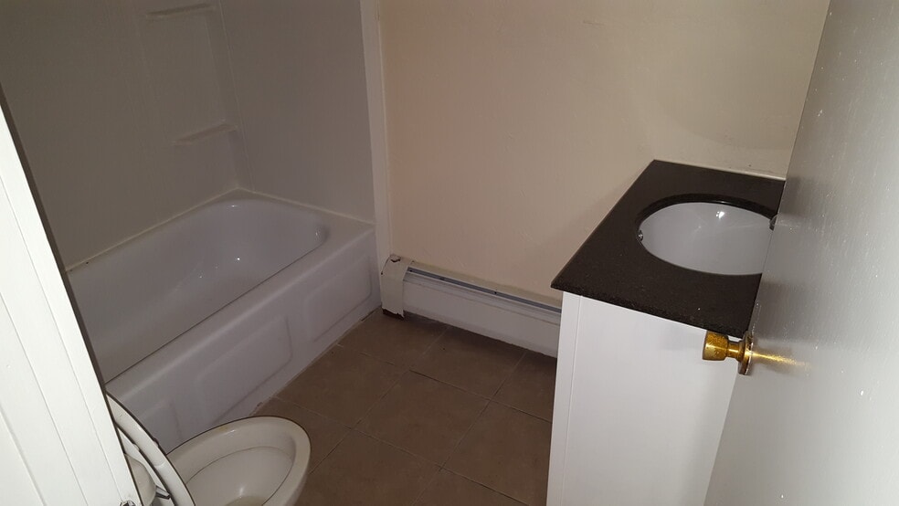 Building Photo - 3 Park Ave