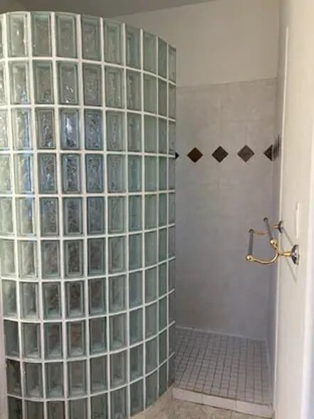 Building Photo - 337 Dakota Cir