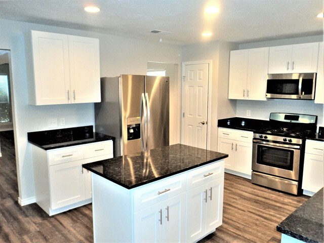 Building Photo - 14006 Honey Bee Ct