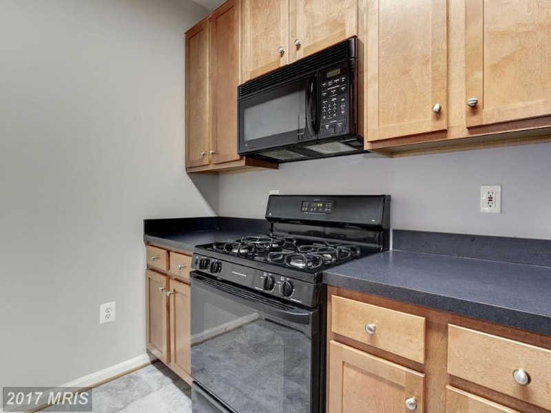 Building Photo - 4862 Eisenhower Ave