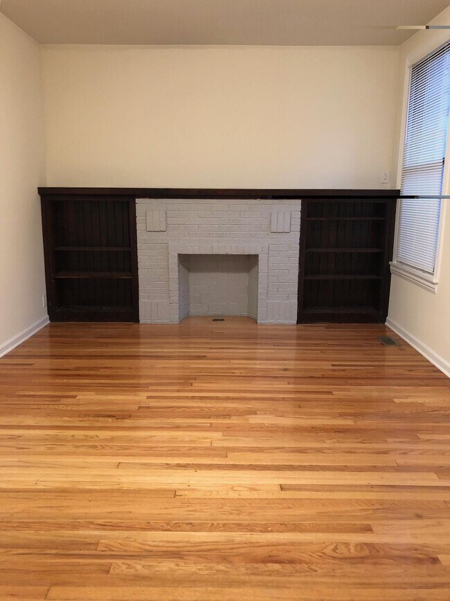 Building Photo - 6137 S Fairfield Ave