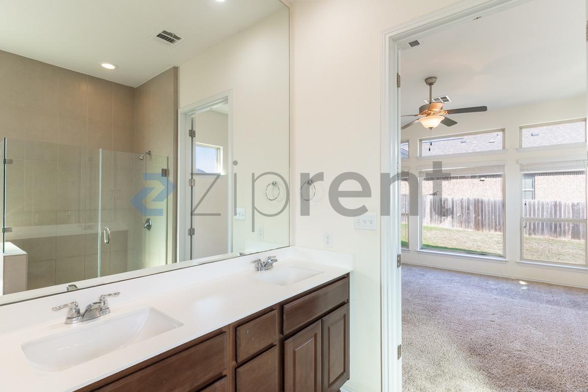 Building Photo - 101 Arctic Cir