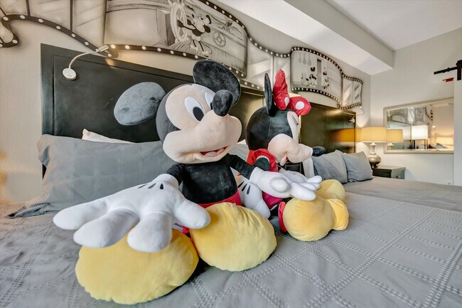 Building Photo - 8303 Palm Pkwy