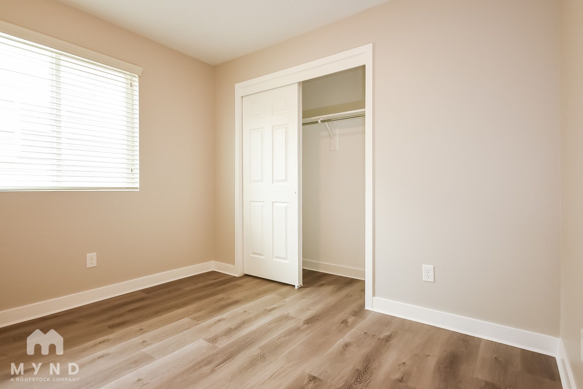 Building Photo - 961 Stonehaven Dr