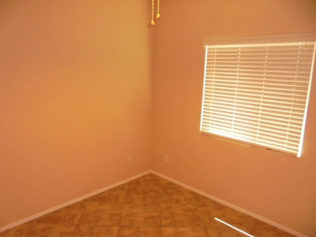 Building Photo - 14643 W Acapulco Ln