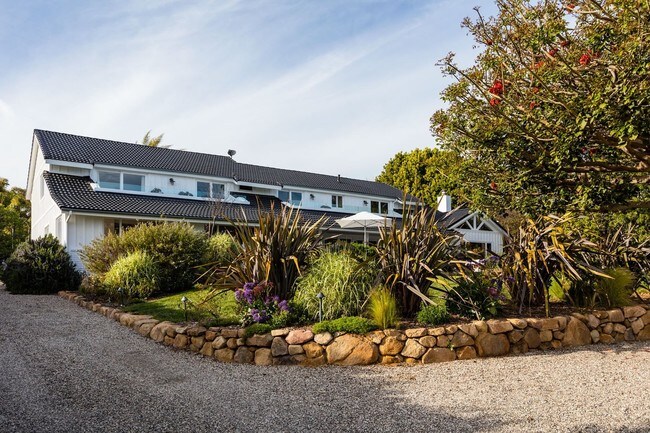 Building Photo - 29225 Cliffside Dr