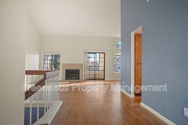 Building Photo - 1535 Apache Dr