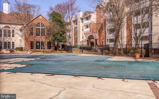 Building Photo - 1541 Lincoln Way