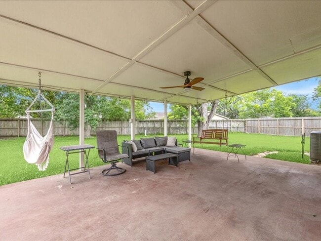 Building Photo - 6227 Creekside Ln