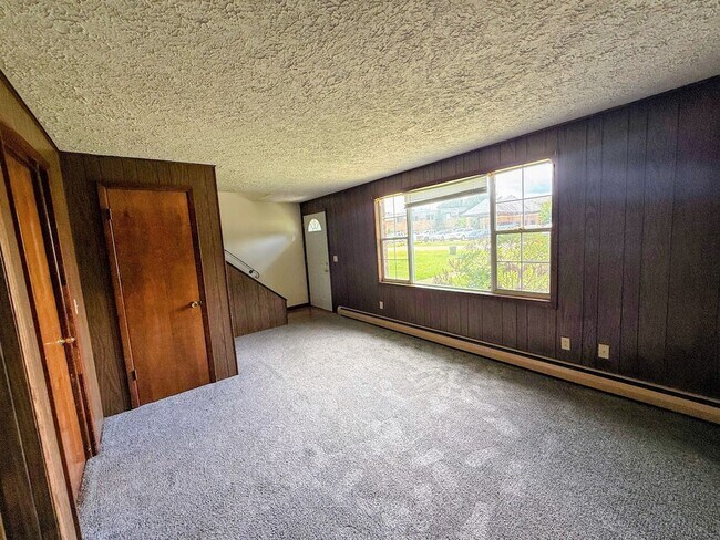 Building Photo - 442 Avis Ave NW