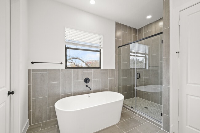 Building Photo - 3419 Tuam St