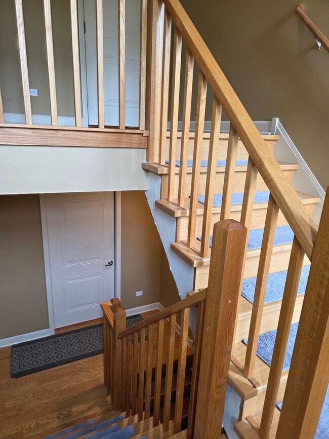 Building Photo - 717 Strom Dr