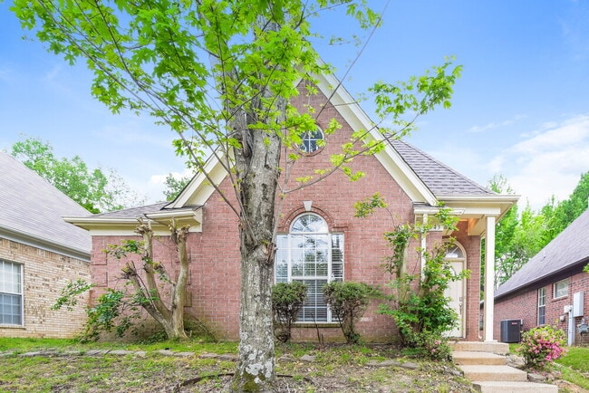 Building Photo - 6943 Parkbrook Ln