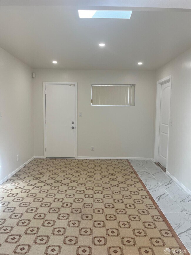 Building Photo - 5880 Olinda Rd