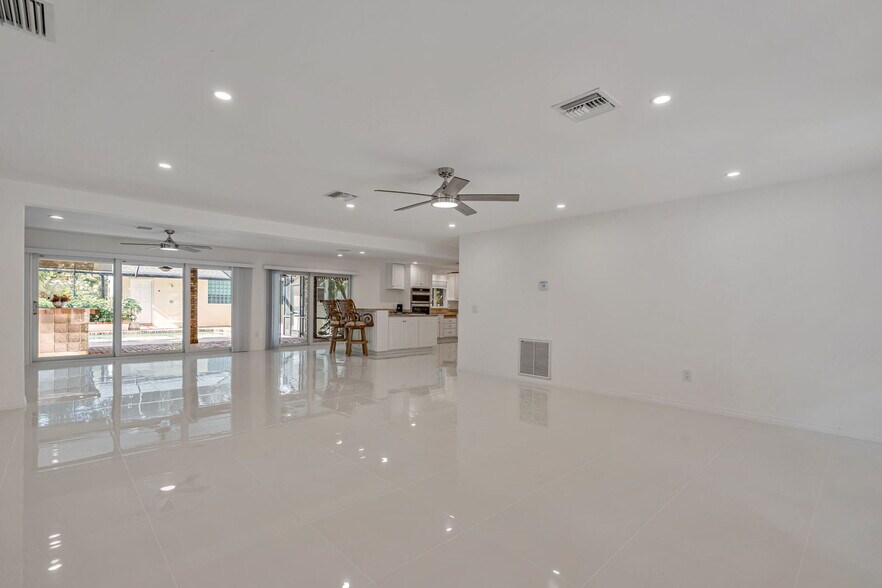 Building Photo - 6235 4th St