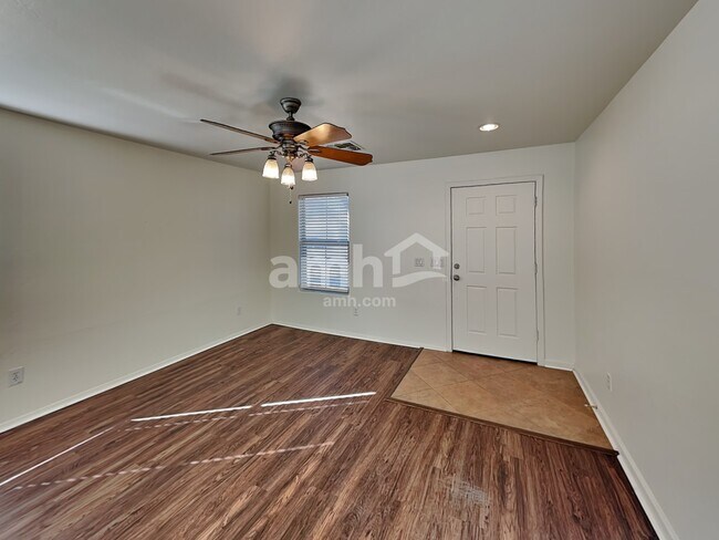 Building Photo - 1811 W Desert Canyon Dr