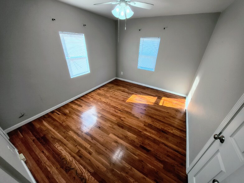 Building Photo - 1114 Madison St