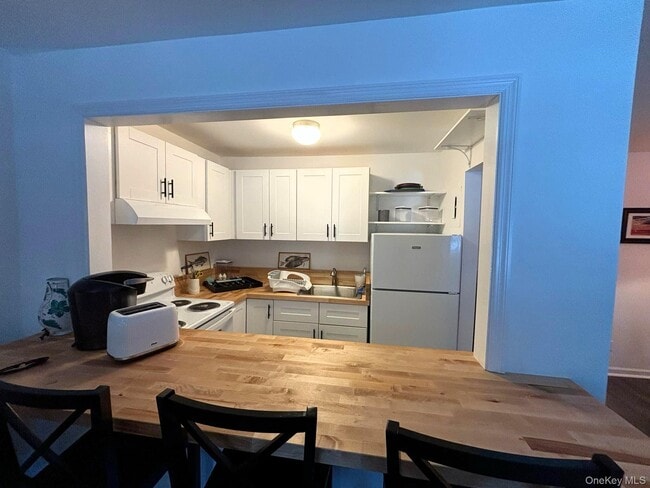 Building Photo - 26 Layton Ave