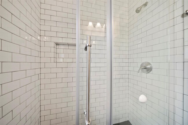 Building Photo - 1006 Golden Nugget Ct