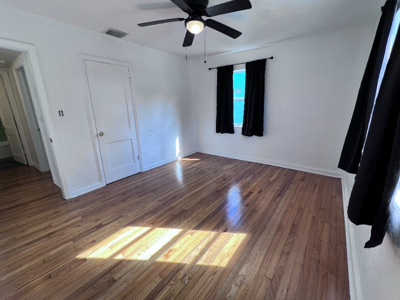 Building Photo - 2179 22nd Ave N