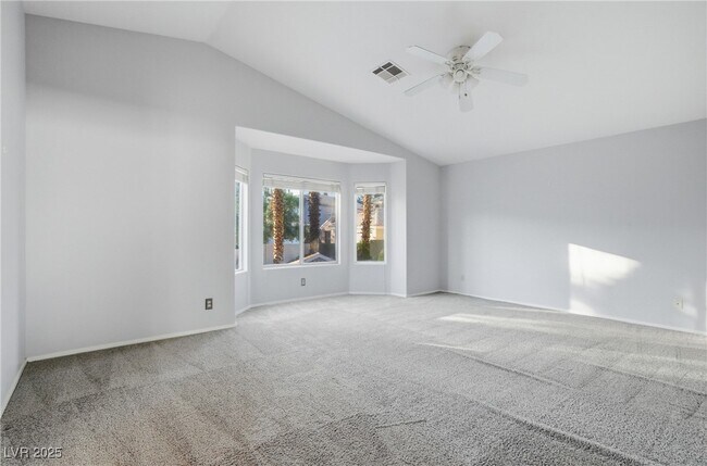 Building Photo - 2001 Madagascar Ln