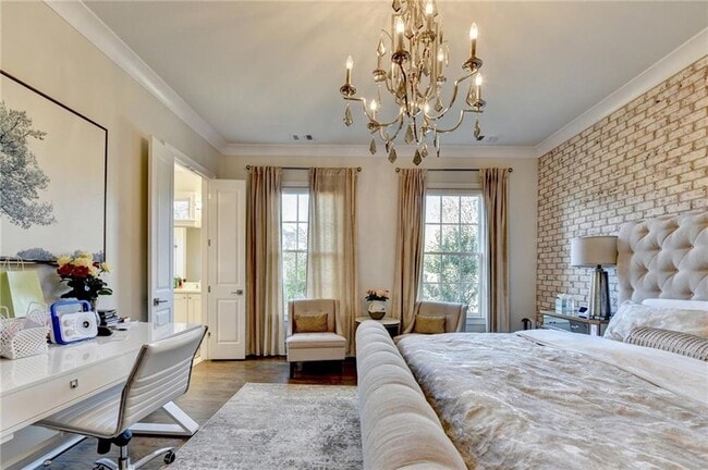 Building Photo - 120 Grand Cres