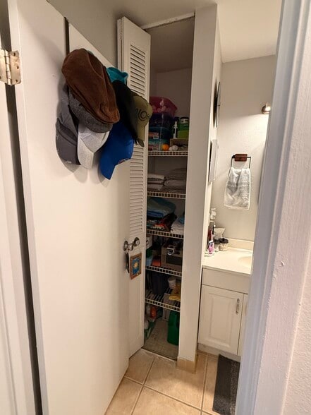 Master Bathroom - 40 Sheoah Blvd