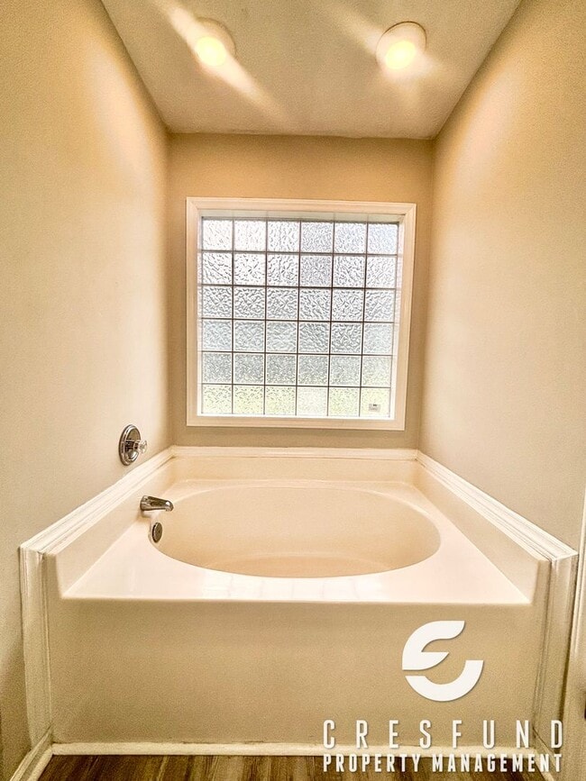 Building Photo - Located 20 minutes from Ft. Bragg! 3 Bed, 2 Bath - READY FOR MOVE IN TODAY!