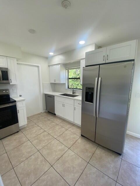 Building Photo - 1100 Cameo Cir