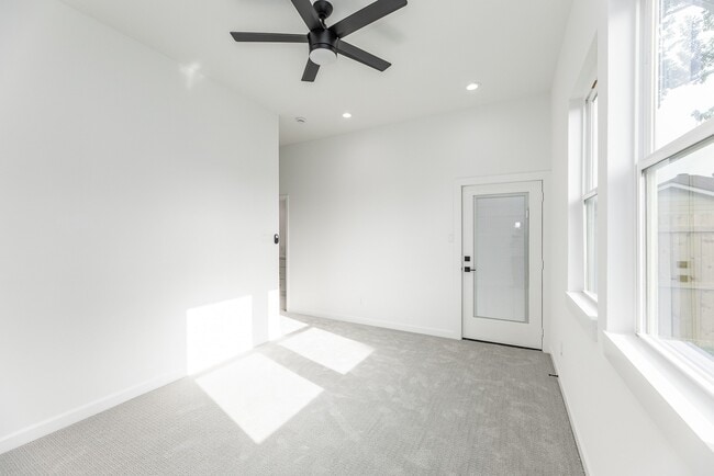 Building Photo - 8502 Safeguard St