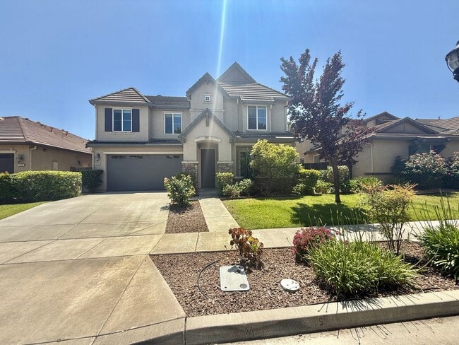 Building Photo - Charming 4 Bedroom Home in Springlake