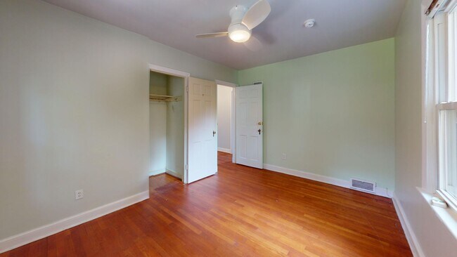 Building Photo - Spacious Three Bedroom Silver Spring House...