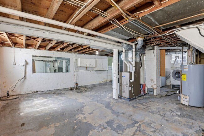 Building Photo - 3 Bedroom Fond Du Lac House