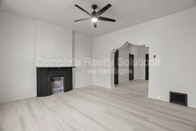 Building Photo - 4038 California Ave