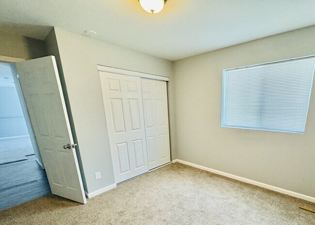 Building Photo - Newer Development Home Spacious 4-Bedroom 3 Bathroom Single Family Home with Finished Basement in...