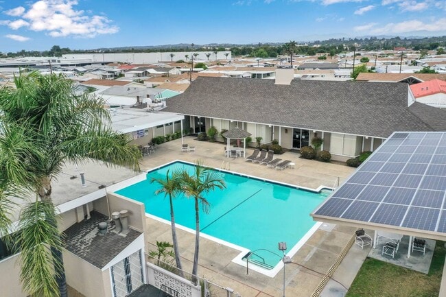 Building Photo - 33 Magnolia Via