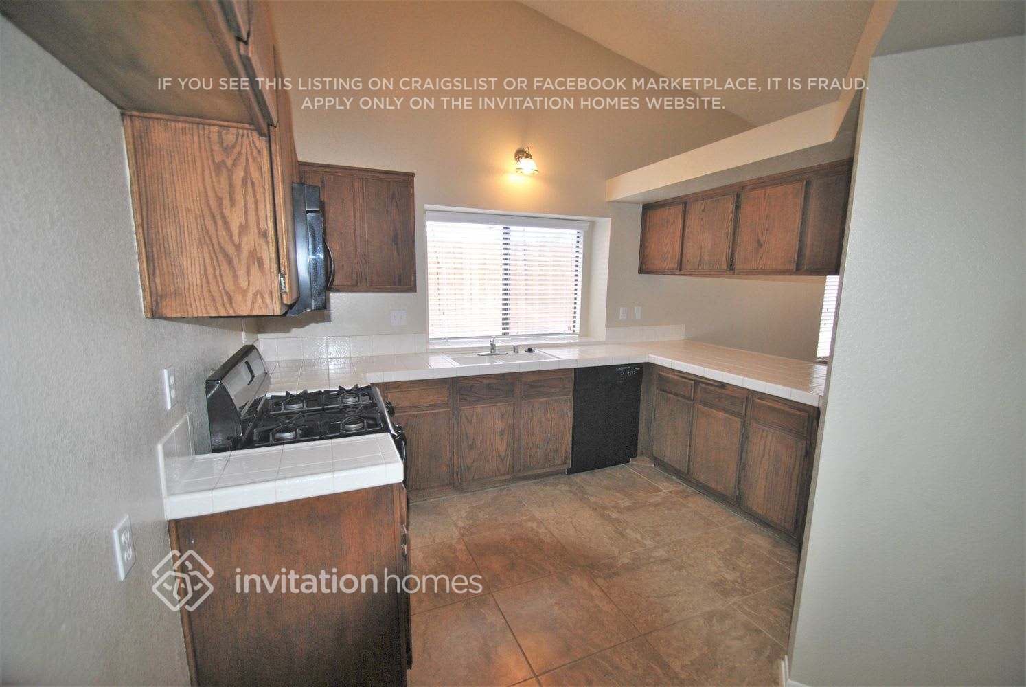 Building Photo - 4601 Vitrina Ln