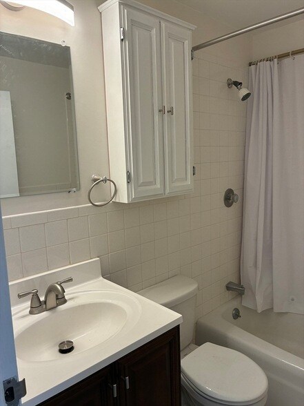 Building Photo - 1 Summit Dr