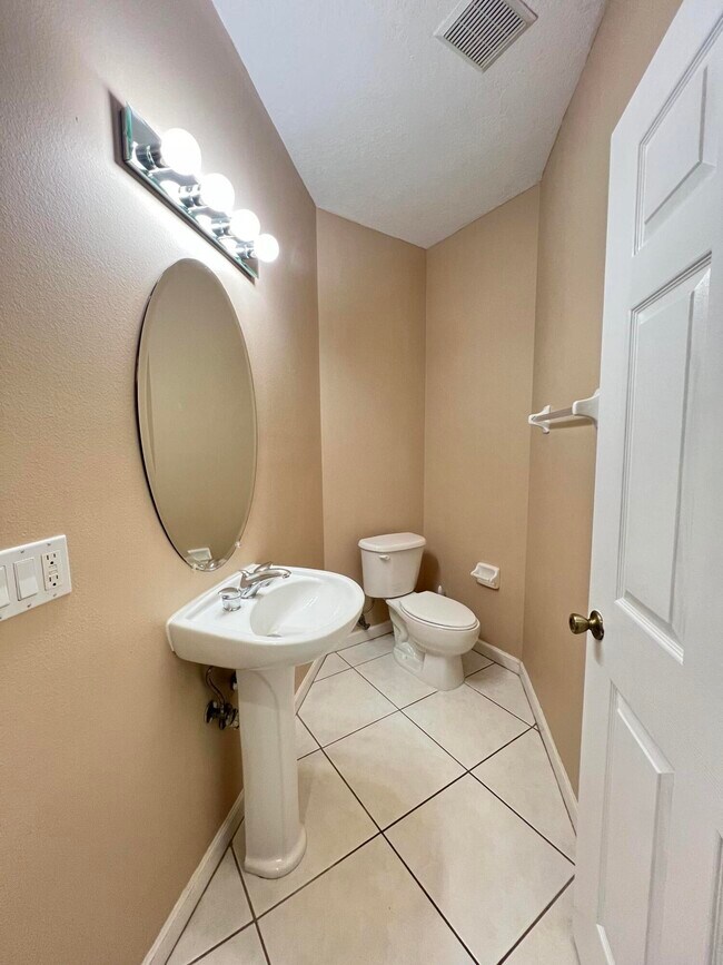 Building Photo - 8924 Sandshot Ct