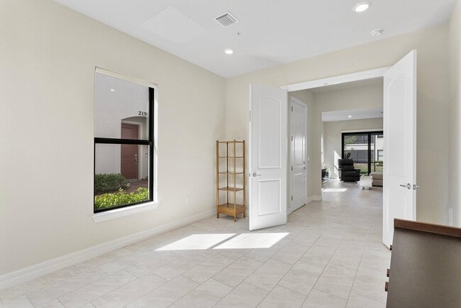 Building Photo - 21908 Canadensis Cir