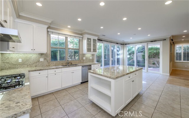 Building Photo - 70 Nassau