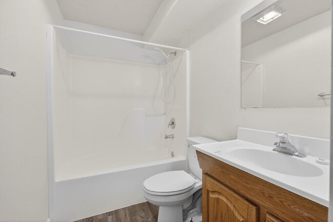 Building Photo - HUGE 6 bed 3 bath Home in Pocatello