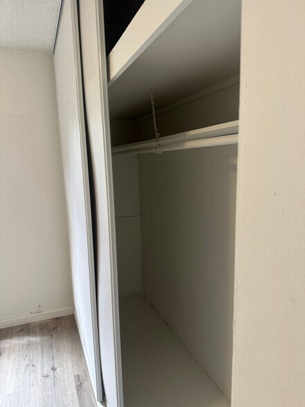 Building Photo - 1317 W 97th St