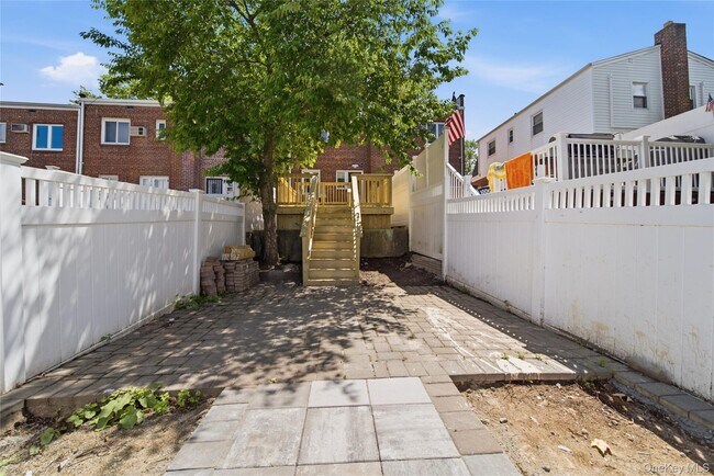 Building Photo - 157-49 9th Ave
