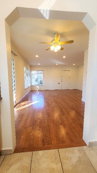 Building Photo - 2226 S Carmelina Ave