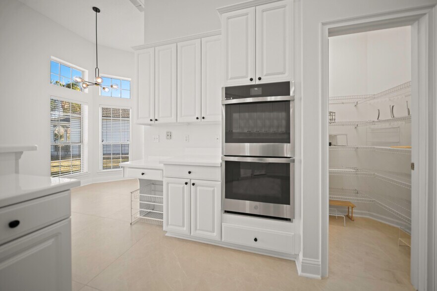 Building Photo - 10061 Vineyard Lake Rd E