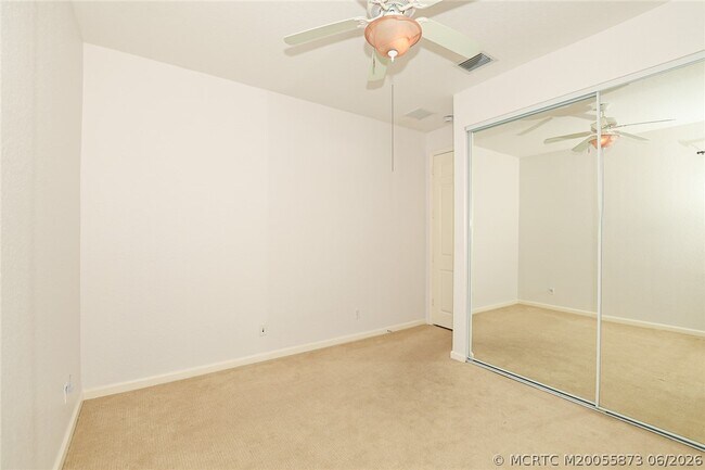 Building Photo - 2206 SW Cape Cod Dr