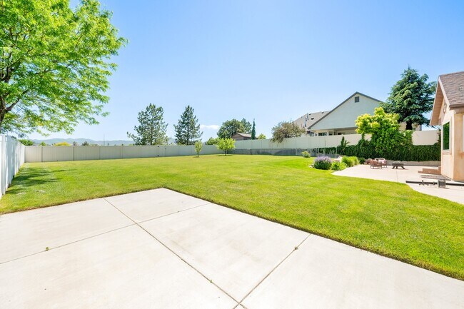 Building Photo - 4333 Park Hollow Ln