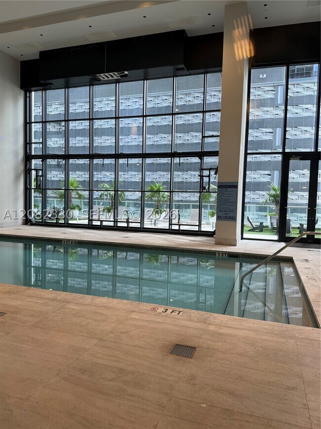 Building Photo - 1010 Brickell Ave