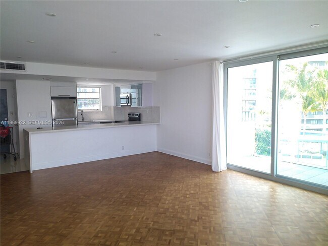 Building Photo - 3301 NE 5th Ave